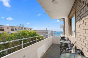 Del Rae Unit 15 25 Shoal Bay Road